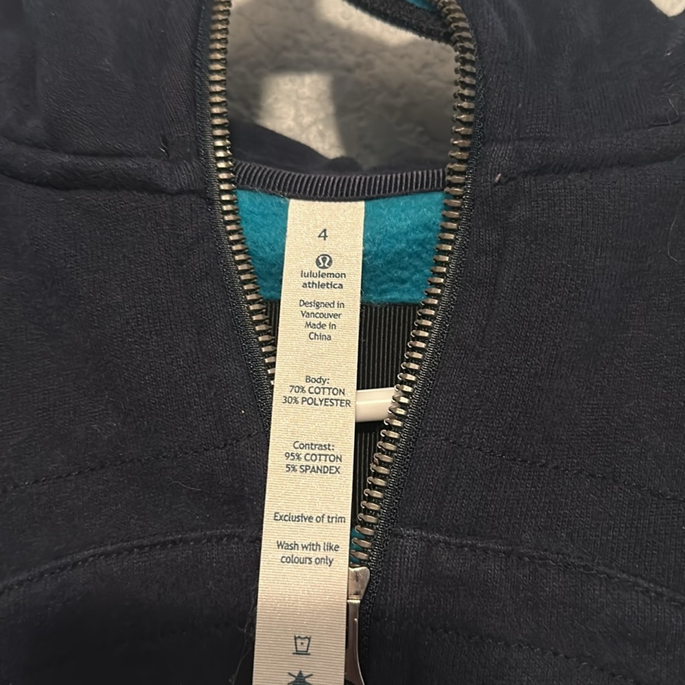 Lululemon Scuba Convertible Hoodie Vest - Picture 5 of 7